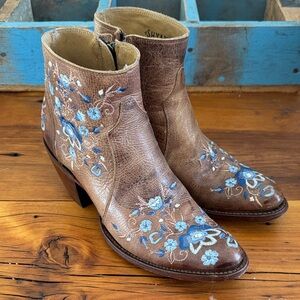 Shyanne Tillie Embroidered Brown Ankle Boots Round Toe